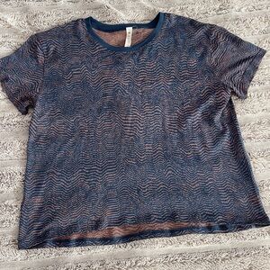 lululemon athletica Navy and taupe short sleeve tee size 12